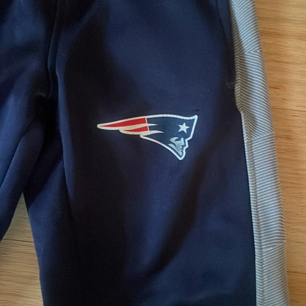 Kids NE PATRIOTS NFL Super bow athletic sweatpants, size 4/5 - Picture 2 of 5